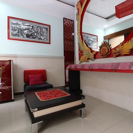 Reddoorz Plus Near Tugu Jogja 2 Yogyakarta Exterior foto